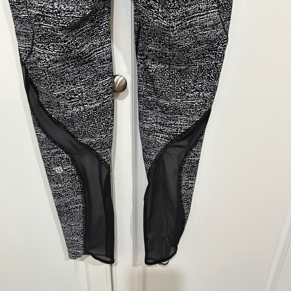 Lululemon Pace Perfect 7/8 Tight Leggins Air Time White Black I Size 6 - Picture 9 of 12